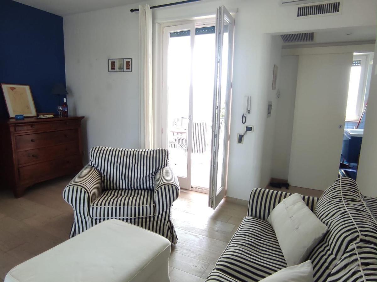 Grazioso Appartamento Vicino Al Mare San Cataldo  Eksteriør billede